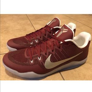 kobe 11 maroon